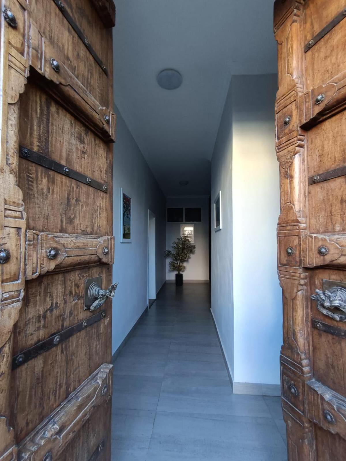 Newly Renovated Studio Apartment With Rooftop Pool, Few Steps To The Beach Flic-en-Flacq Exterior foto