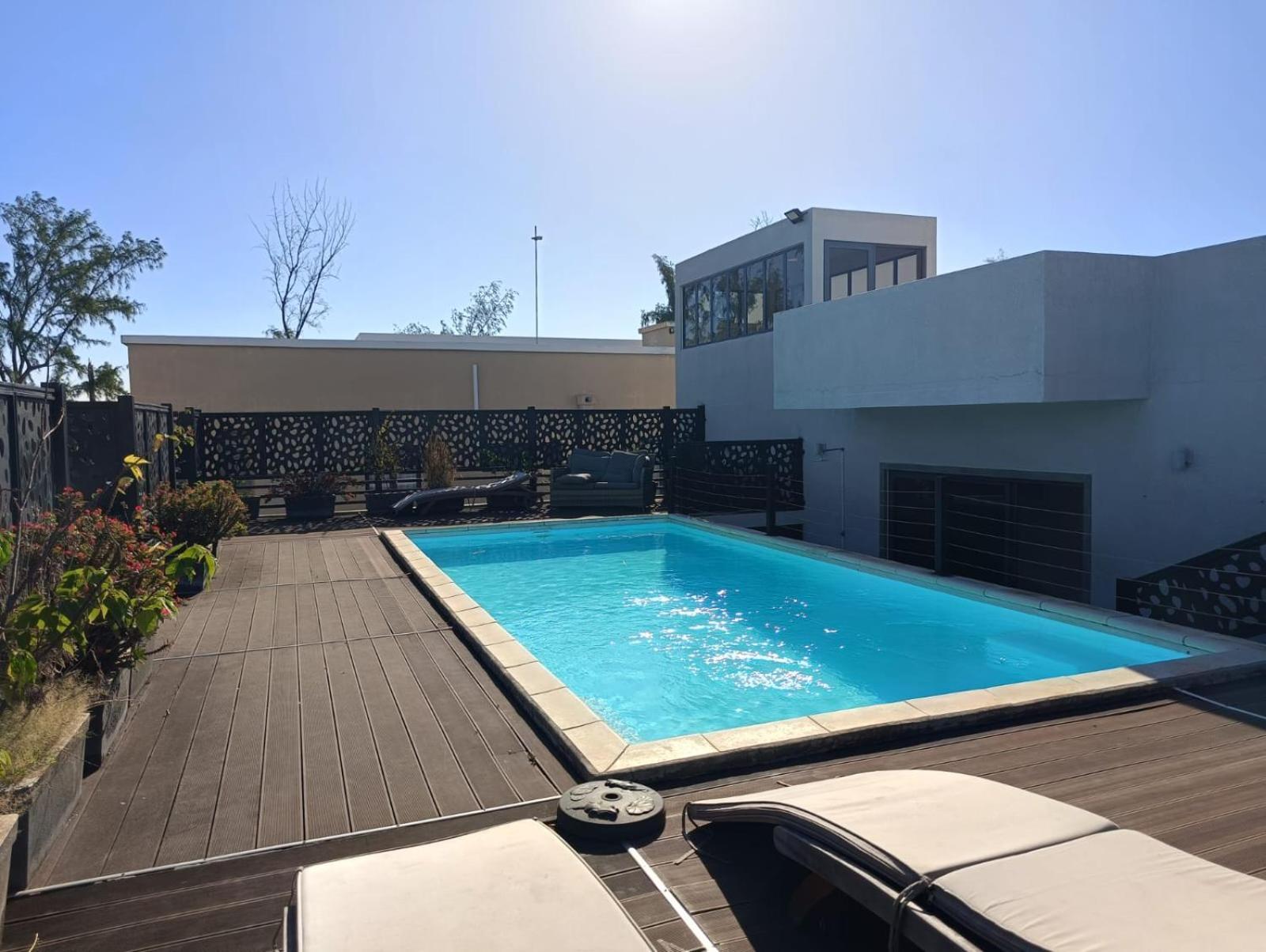 Newly Renovated Studio Apartment With Rooftop Pool, Few Steps To The Beach Flic-en-Flacq Cameră foto